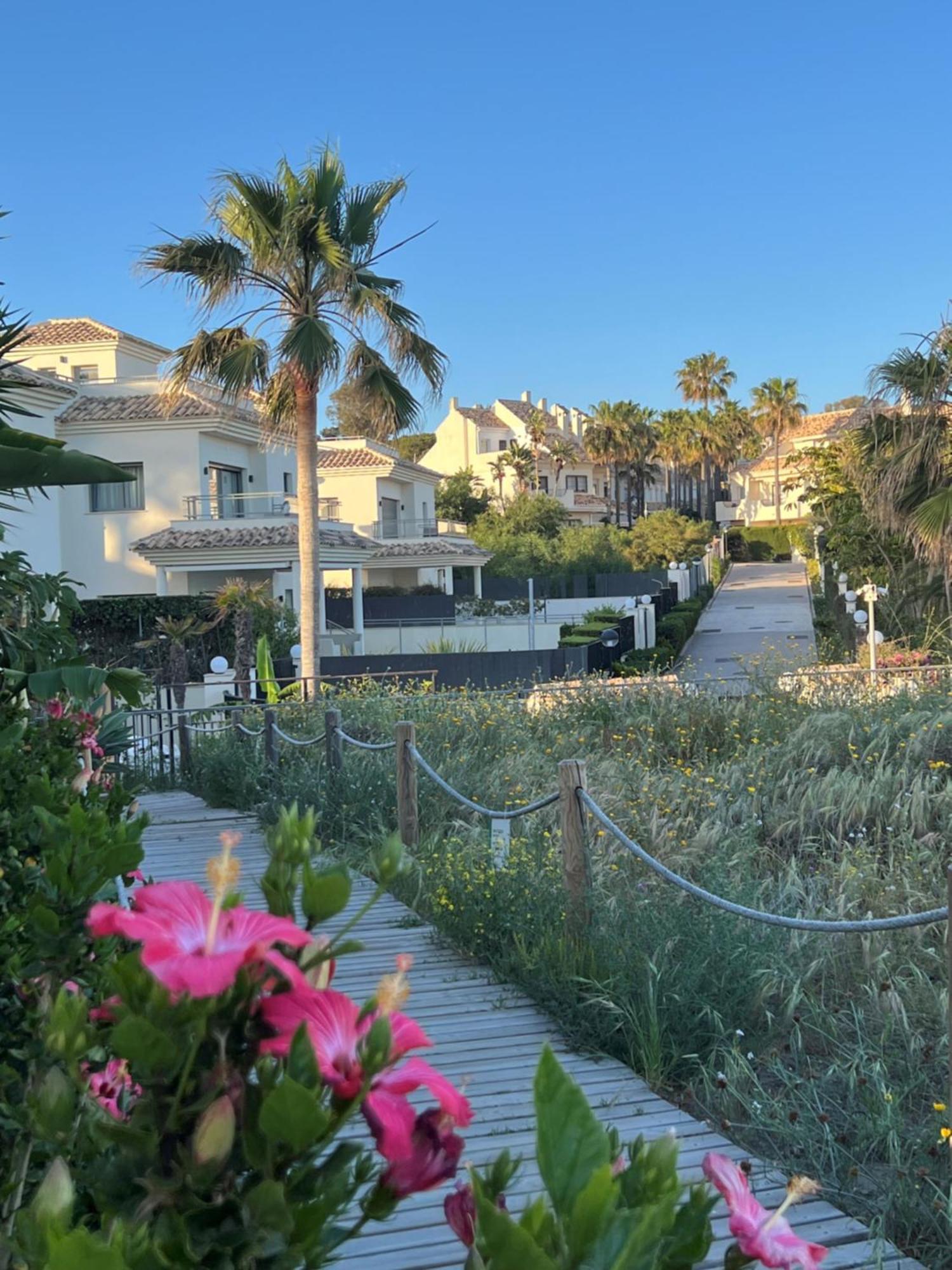 Stylish Townhouse In Beachfront Complex Marbella Luaran gambar